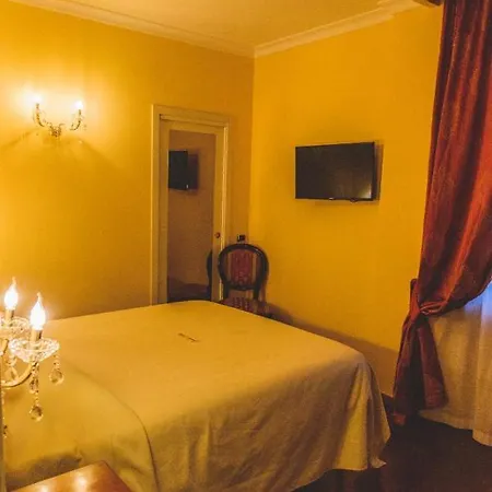 Canella Hotell *