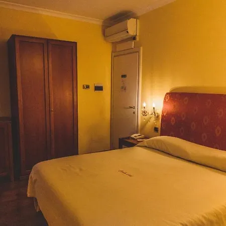 Отель Canella *